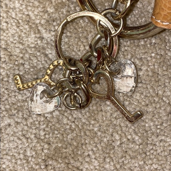 A bag - Picture 3 of 5